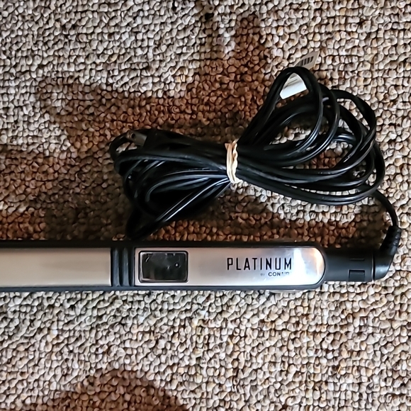 Gently loved Revlon hair dryer and Conair Platinum Flat Iron / Straightener Deal - Picture 7 of 13